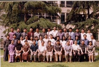 2002届河海大学水文院水文专业本科2班毕业留念
