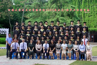 2020届河海大学水文院水文专业本科1班毕业留念