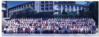2005届河海大学水文院本科生毕业留念.jpg